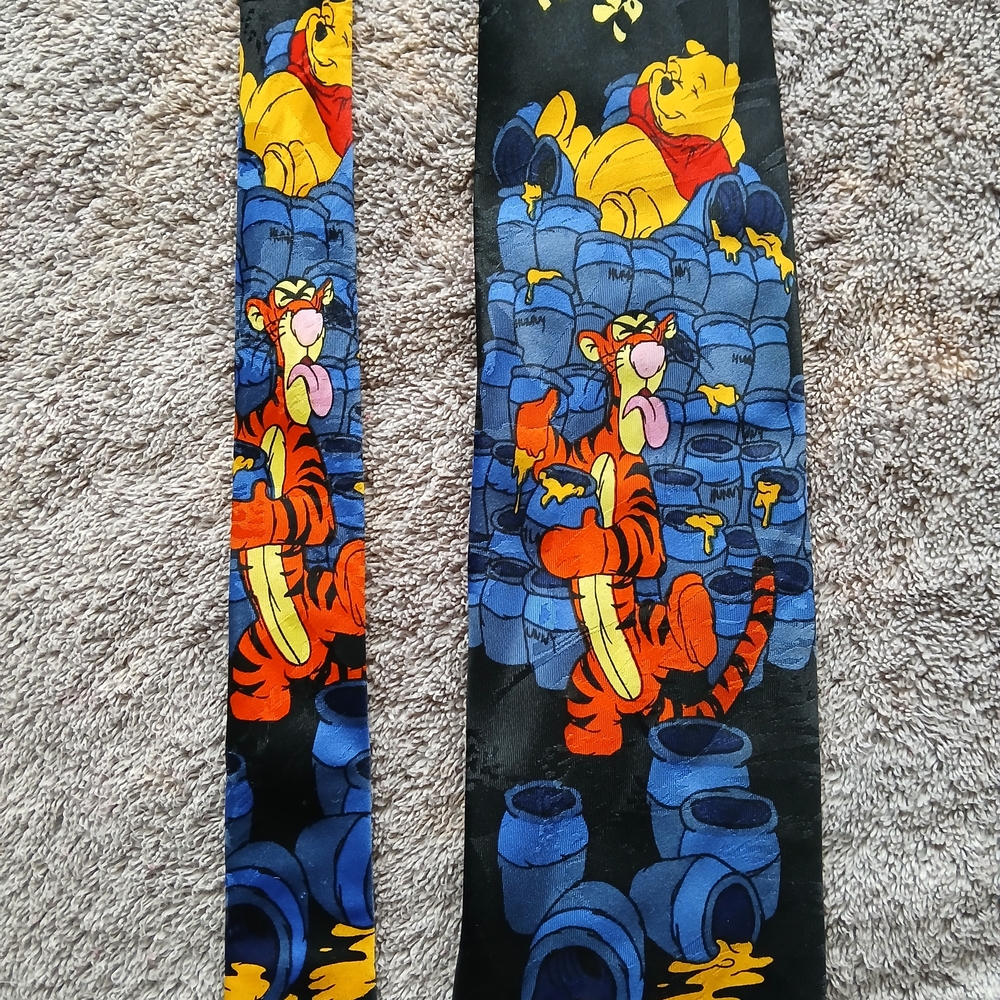 Vintage Winnie the Pooh & Tigger Silk Tie in Black, Blue, Yellow, Orange